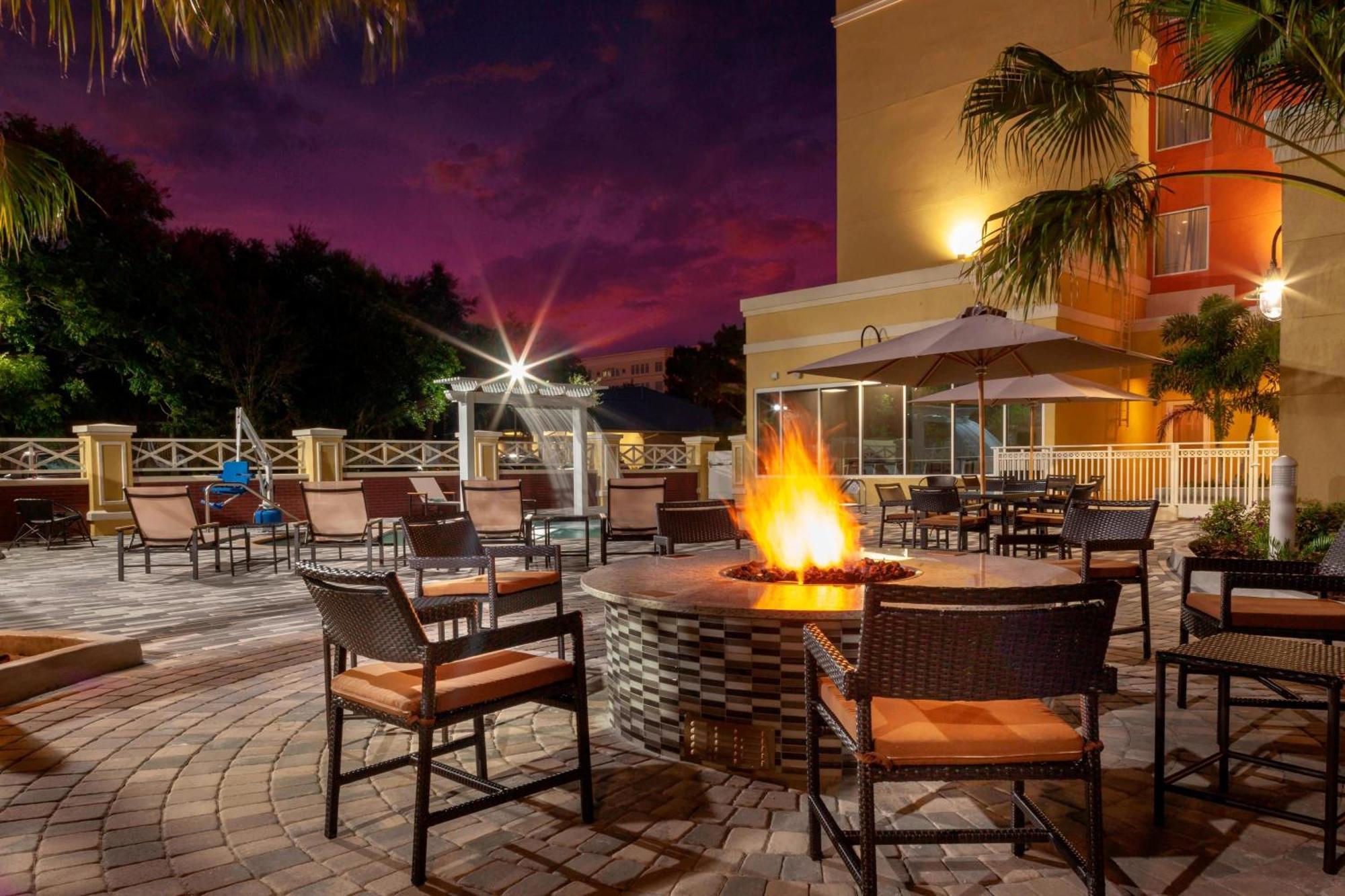 Courtyard By Marriott Deland Historic Downtown Hotel Kültér fotó